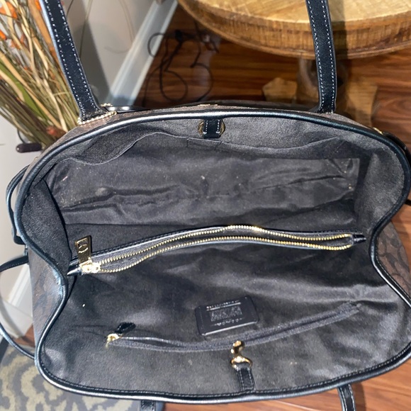 Coach purse - Picture 3 of 4